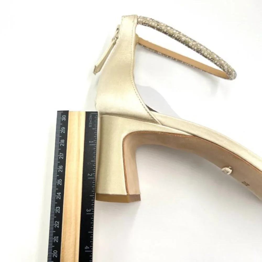 Badgley Mischka Size 9.5 Kameryn Ivory‎ Satin Jeweled Dress Sandals Heels Shoes